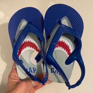 Shark flip-flop